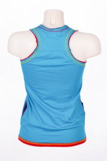 Debardeur &agrave; poches uni pi&egrave;ce de mode &agrave; la coupe pr&eacute;cise et &agrave; l'allure contemporaine