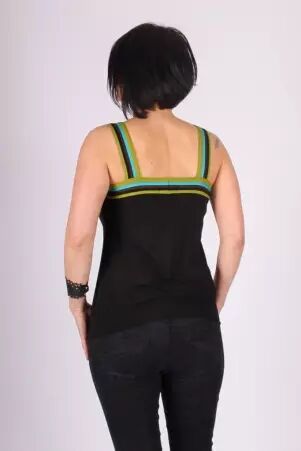 Top Lila Noir top noir fluide classique