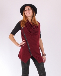 Gilet Yoko Lie de Vin cr&eacute;ation textile au caract&egrave;re affirm&eacute; et au tomb&eacute; naturel au rendu textur&eacute;