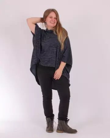 Cape Bleu Nuit Chin� accessoire textile au look moderne