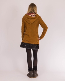 Gilet Madura&iuml; Hoodie Camel pi&egrave;ce cosy &agrave; la ligne actuelle et aux finitions propres