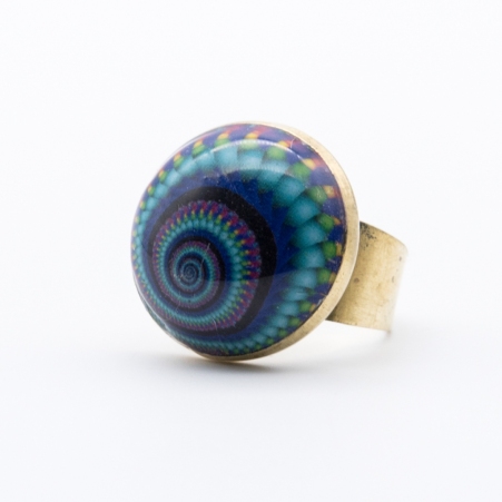 Bague Infra Spirale bleu � l'esth�tique artisanale et contemporaine