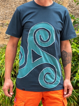 Tee shirt Triskel d�centr� Gris ardoise t-shirt triskel gris ardoise style min�ral