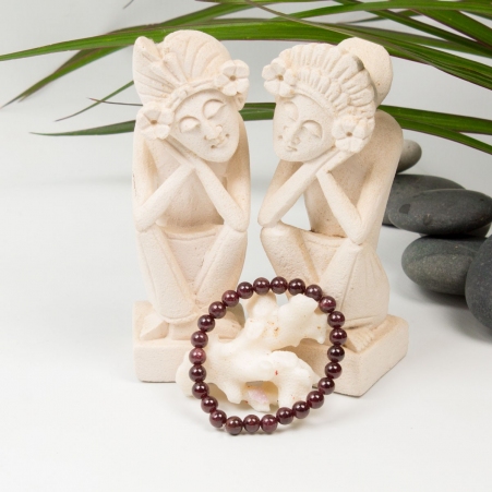 Bracelet Grenat pi�ce vestimentaire au style tendance