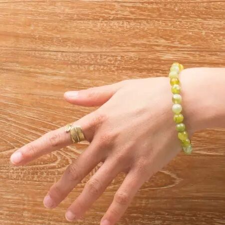 Bracelet Jade vert article mode � l'esth�tique actuelle