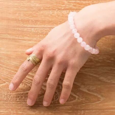 Bracelet Quartz rose pi�ce vestimentaire au style tendance