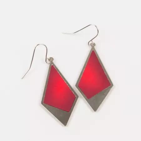 Boucle d'oreille Losange rouge accessoire bijou au look audacieux