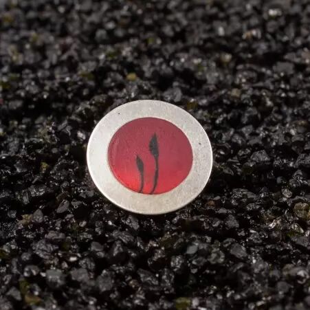 Bague sph�re Rouge cr�ation au caract�re artistique affirm�