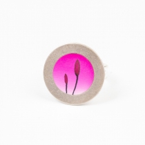 Bague sph&egrave;re Rose &agrave; l'esth&eacute;tique artisanale et contemporaine