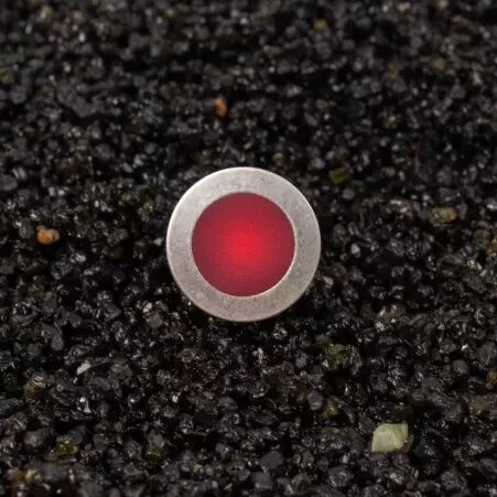 Bague sph�re Rouge cr�ation au caract�re artistique affirm�
