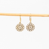 Boucles d'oreilles fleur de vie laitonn&eacute;es &eacute;l&eacute;ment mode au design soign&eacute;