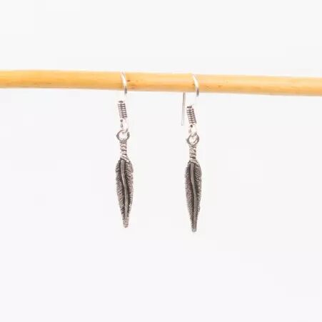 Boucles d'oreilles plume argent�es pi�ce vestimentaire au style tendance