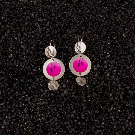 Boucle d'oreille Sphere rose bijou mode � l'esth�tique d�licate