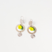 Boucle d'oreille Sphere vert accessoire bijou au look contemporain