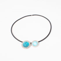 Collier Satellite Bleu turquoise accessoire mode au style contemporain