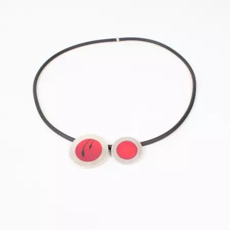 Collier Satellite Rouge accessoire textile au look moderne