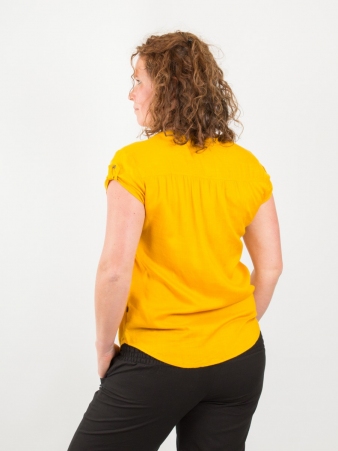 Chemisier Loola Safran pi�ce vestimentaire � l'allure tendance
