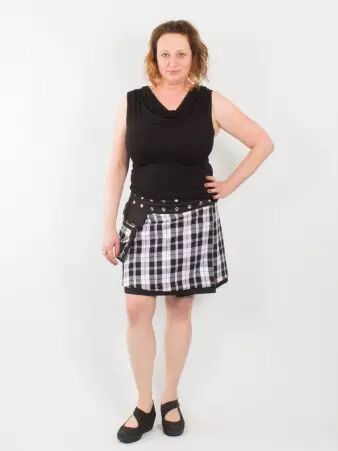 Jupe r�versible Campbell Scotland Tartan Blanc mi-longue v�tement f�minin � la silhouette harmonieuse et au port� agr�able