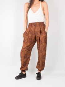Pantalon harem Paisley ocre pi&egrave;ce mode fluide &agrave; l'esth&eacute;tique ethnique