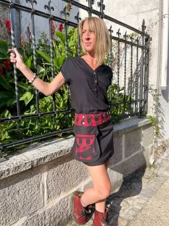 Jupe r�versible Campbell Scotland Tartan Rouge courte cr�ation mode au design �pur� et � l'esprit casual chic