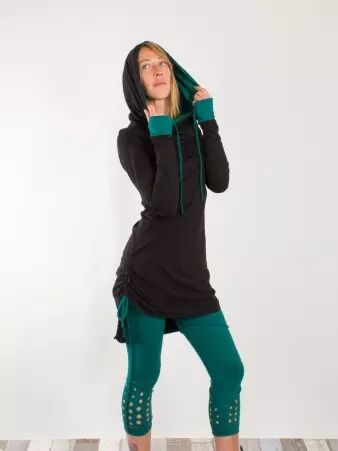 Robe Guru Noir Emeraude robe fluide contraste sombre