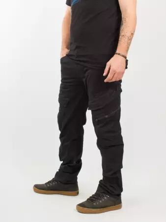 Pantalon Cargo Adven Brandit Homme noir pi�ce mode outdoor � l'esth�tique sombre
