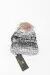 Bonnet � pompon blanc cr�ation au caract�re artistique affirm�