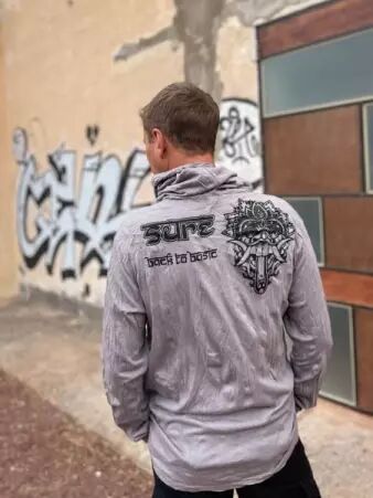 Hoodie Barong Gris v�tement chaud � l'esth�tique moderne et facile � associer