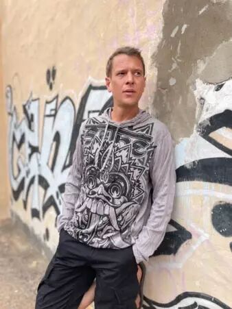 Hoodie Barong Gris v�tement chaud � l'esth�tique moderne et facile � associer