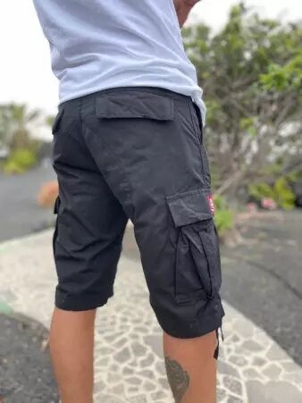 Molecule short 55002  Noir  Molecule noir au design utilitaire super resistant