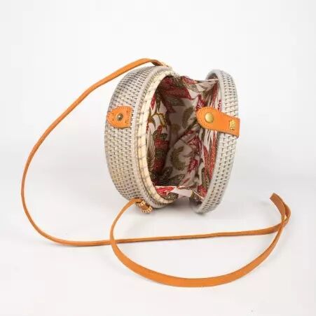 Sac en rotin tress� rond bicolore cr�me et argent style boh�me accessoire �l�gant