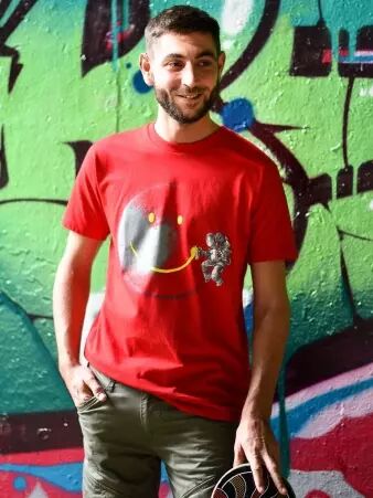 T-shirt Cosmonaute rouge t-shirt cosmonaute rouge design spatial