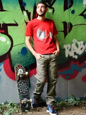 T-shirt Cosmonaute rouge t-shirt cosmonaute rouge design spatial