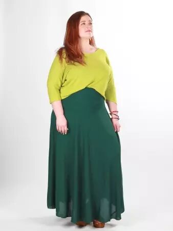Jupe longue Esm� Vert Bouteille cr�ation en maille/textile � l'identit� marqu�e et au rendu soign� au toucher doux