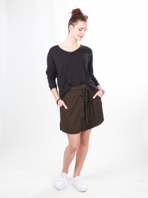 Jupe Lanna courte Gambit pi&egrave;ce de pr&ecirc;t-&agrave;-porter au tomb&eacute; fluide et &agrave; l'allure moderne