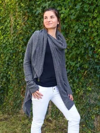 Gilet Kali Gris v�tement en maille au tomb� naturel et confortable