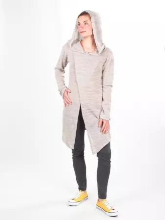 Gilet long � capuche Pixie Cr�me cardigan long � la teinte douce et lumineuse