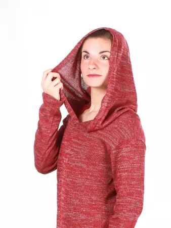 Gilet long � capuche Pixie lie de vin maille �l�gante � la teinte intense