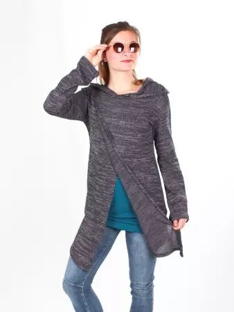 Gilet long � capuche Pixie bleu maille chaude au style contemporain