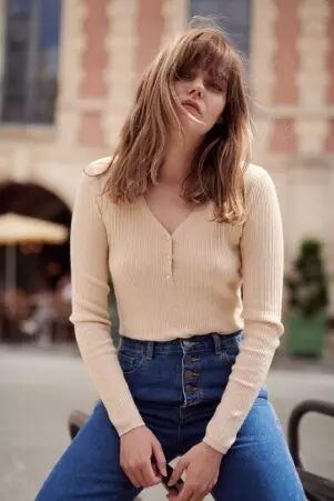 Pull uni manches longues cr�me col V maille vintage boh�me