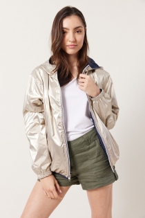 Imperm&eacute;able court r&eacute;versible navy/or pi&egrave;ce de pr&ecirc;t-&agrave;-porter au design soign&eacute; et au tomb&eacute; fluide