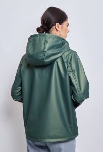 Parka courte iris&eacute;e verte parka l&eacute;g&egrave;re &agrave; l'esth&eacute;tique contemporaine