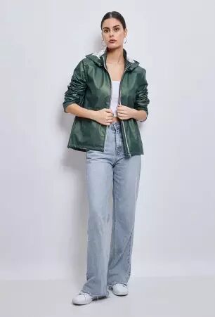 Parka courte iris�e verte parka courte verte iris�e au style moderne