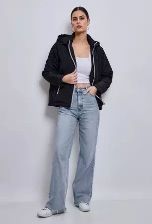 Parka courte l�g�rement ouat�e noir parka courte noire l�g�rement matelass�e