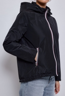 Parka courte l&eacute;g&egrave;rement ouat&eacute;e noir parka l&eacute;g&egrave;re pour mi-saison