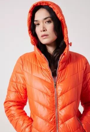 Doudoune courte � capuche orange v�tement mode conjuguant confort, style et modernit�