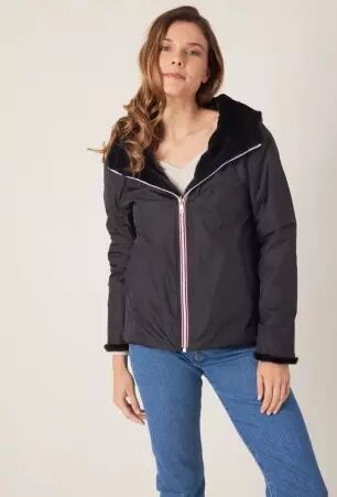 Parka courte r�versible fausse fourrure noire parka confortable et styl�e