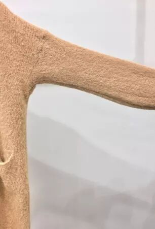 Gilet avec poches alpaga Camel pi�ce chaude � l'allure �l�gante