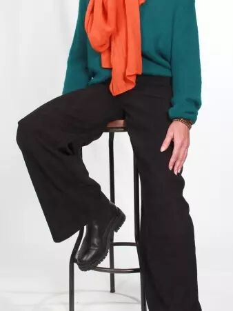 Pantalon velours noir v�tement f�minin essentiel