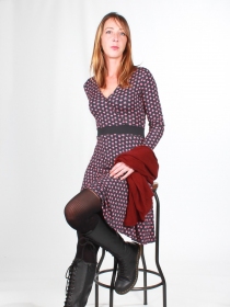 Robe Cantik Saki noir robe noire &agrave; imprim&eacute; contrast&eacute;